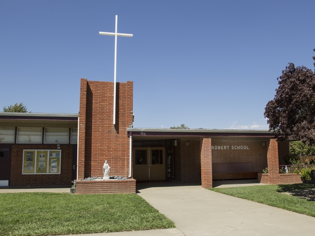 Sacramento, St Robert School